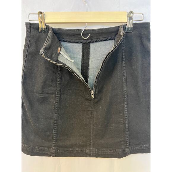 Free People Sz 6 Modern Femme Black Stretch Denim Mini Skirt - Picture 8 of 8